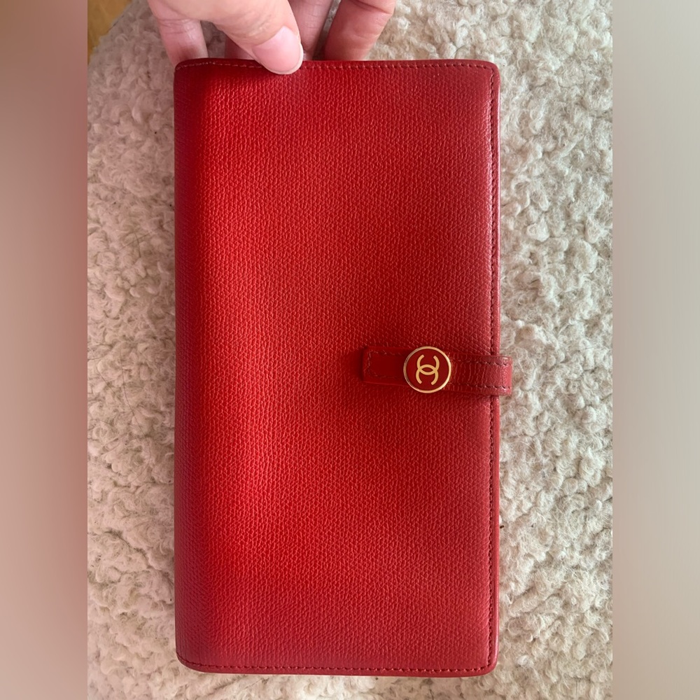 Chanel wallet - Picture 1 of 13